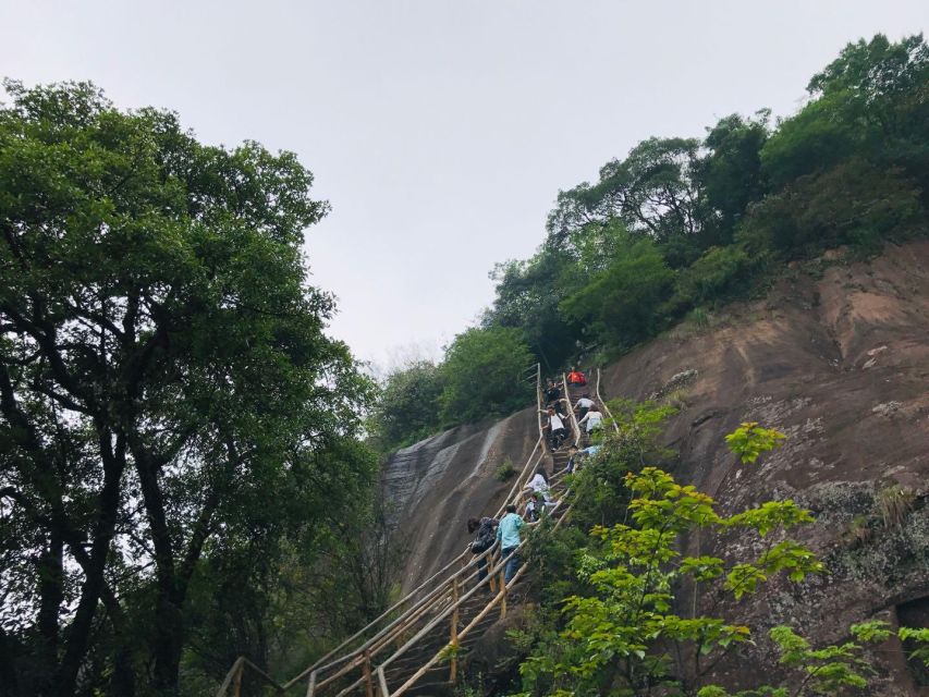 From Guangzhou: Mount Danxia and Nanhua Temple Full-Day - Nanhua Temple and its three central Buddha statues