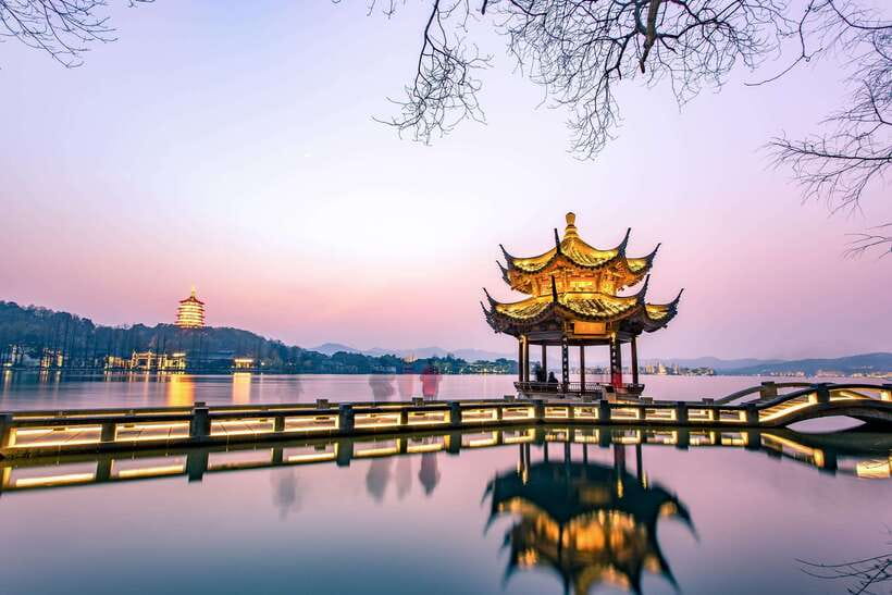 From Shanghai: Hangzhou Private Day Trip by Bullet Train - Timing, weather, and the right expectations