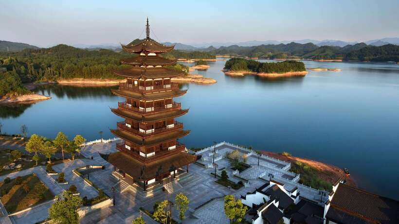 From Shanghai: Hangzhou Private Day Trip by Bullet Train - West Lake, Hangzhou’s essential first stop
