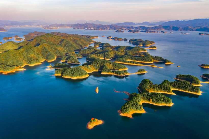 From Shanghai: Hangzhou Private Day Trip by Bullet Train - What the private guide changes