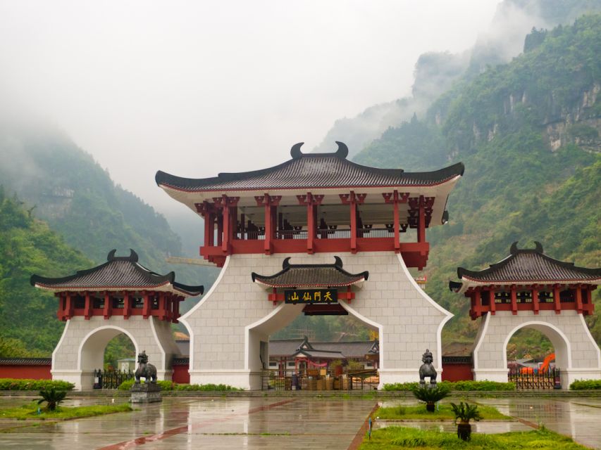 Full-Day Private Tour of Tianmen Mountain - What the private car and guide add
