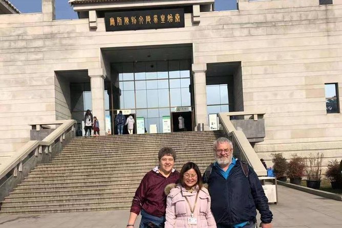 Group Bus Tour to Terracotta Warriors with Hotel Pickup & Lunch - What the guide adds