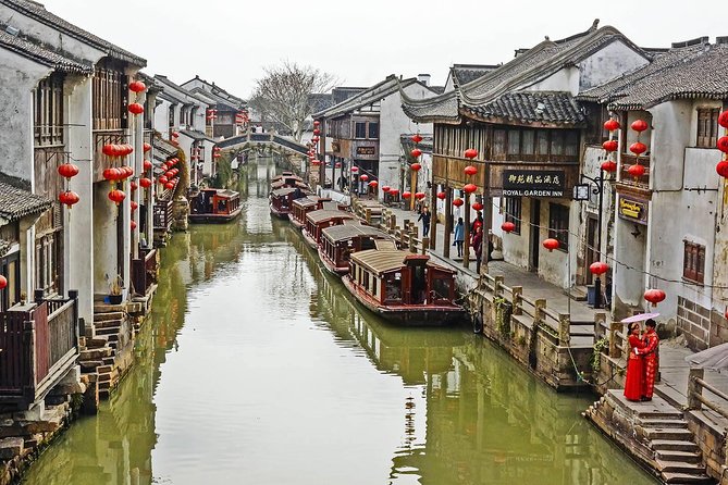 Group Day Tour in Suzhou and Zhouzhuang from Shanghai - The guides make a major difference