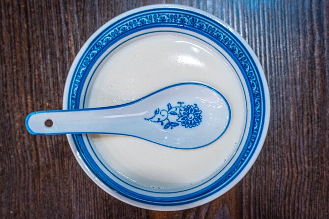Guangzhou Evening Food Tour Through Local Neighborhood - The Residential Streets and Local Restaurant Stops