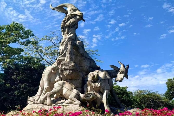 Guangzhou Private Tour of Canton Tower and Pearl River Cruise - The Pearl River cruise brings the city together
