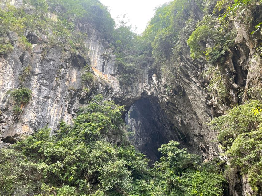 Guangzhou to Gulong Canyon and Cave Fairland PRI Day Tour - Gulong Canyon and the climb to Nine Waterfalls