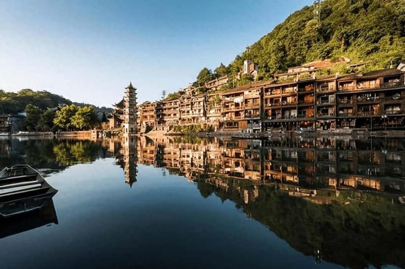 Guilin: 1-Day Iconic Landmarks & Cultural Tour - Reed Flute Cave’s underground theater