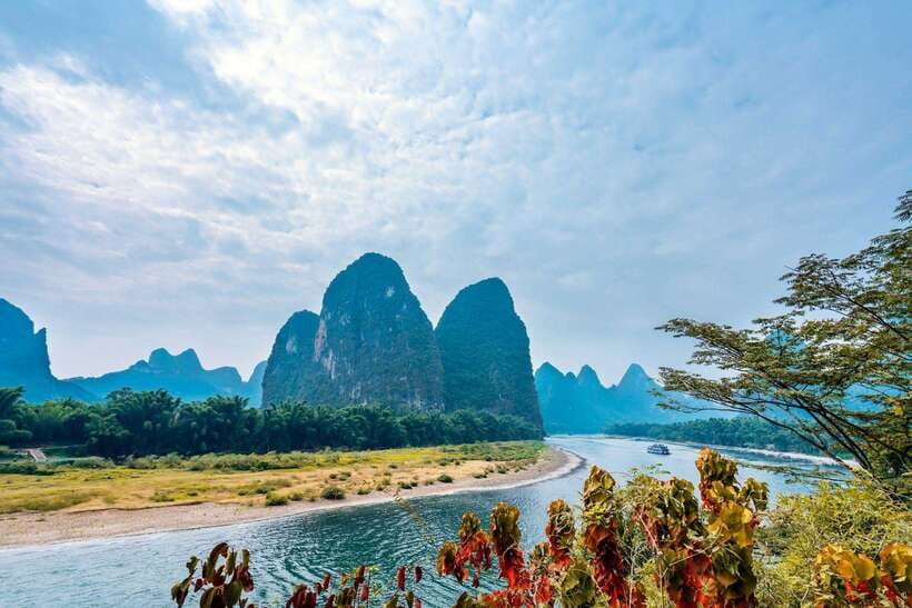 Guilin: Elephant Trunk Hill, Reed Flute Cave & Daxu Old Town - What this six-hour Guilin tour is really trying to do