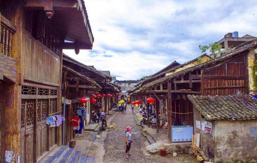 Guilin: Elephant Trunk Hill, Reed Flute Cave & Daxu Old Town - Yunfeng Temple adds a quieter historical pause