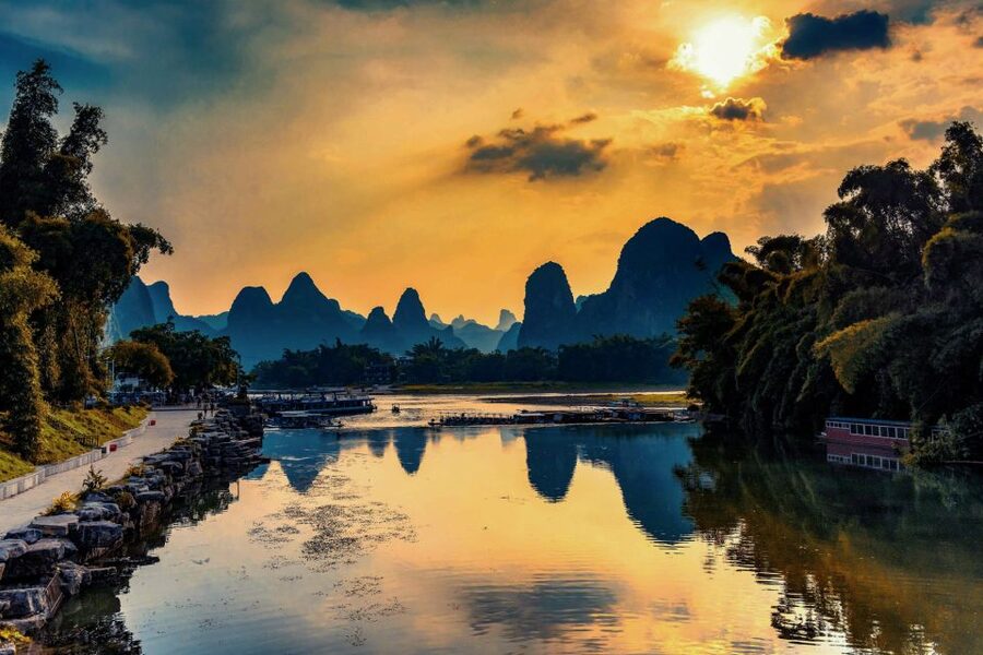 Guilin Highlight Sightseeing Private Day City Tour - Elephant Trunk Hill is Guilin’s signature photo stop