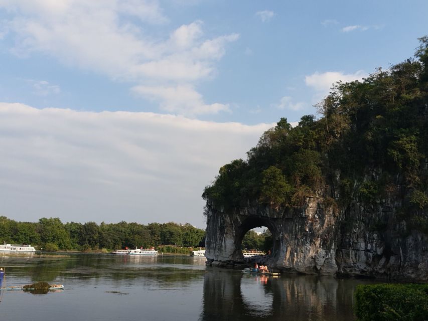 Guilin: Private Full-Day City Tour with Fubo Hill - Guides can make or break this private tour
