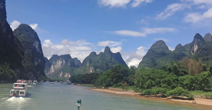 Guilin: Private Full-Day Li River Cruise and Liusanjie Show - An 8:20 a.m. start from your Guilin hotel