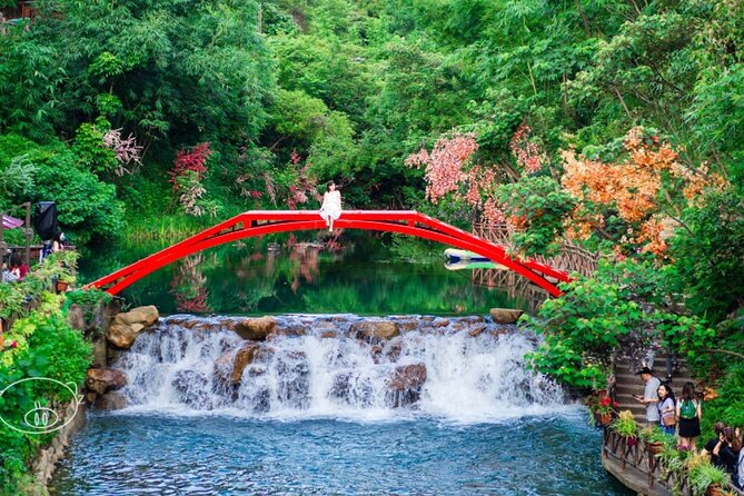 Gulong Gorge Glass Bridge and Underground River Cave Private Tour - Inside Jinlong Cave and Its Underground River
