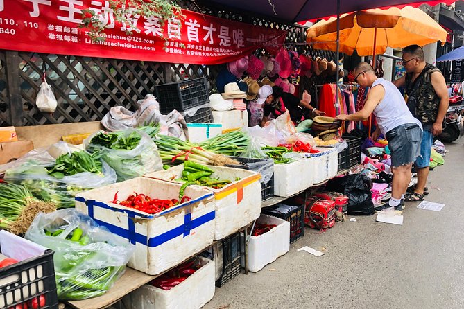 Half-Day Xi'an Biang Biang Noodles Cooking with a Market Visit - From spice stalls to a traditional Chinese home