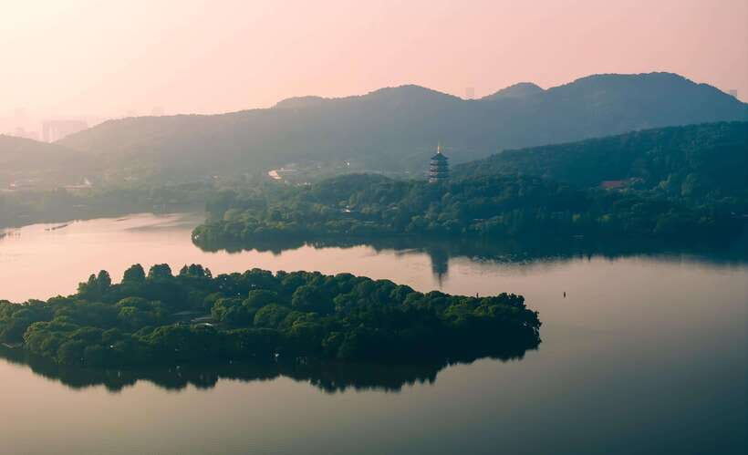 Hangzhou:Luxury West Lake Cruise+Santan Yinyue Island Ticket - The short cruise to Santan Yinyue Island