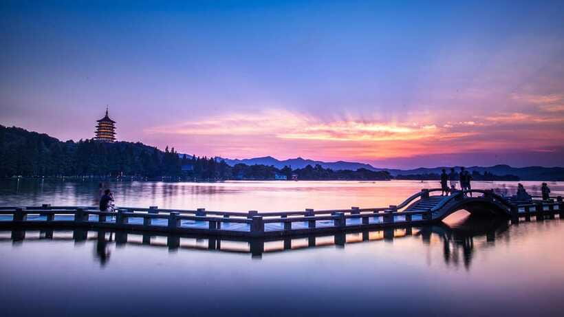 Hangzhou:Luxury West Lake Cruise+Santan Yinyue Island Ticket - Choosing your return pier wisely