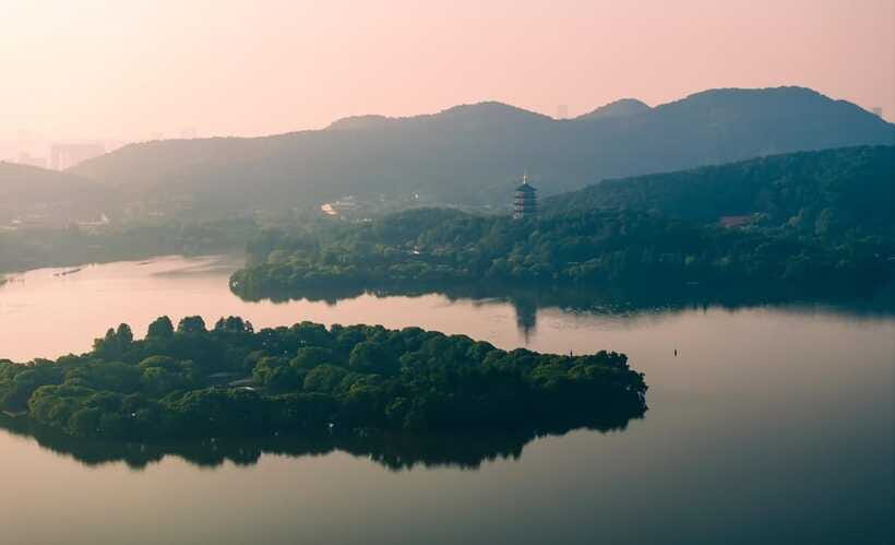 Hangzhou:Luxury West Lake Cruise+Santan Yinyue Island Ticket - Who will get the most from this experience