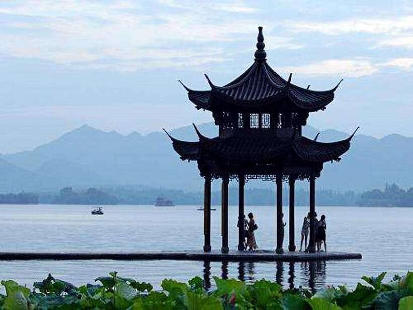 Hangzhou Private One Day Trip from Shanghai by Bullet Train - Longjing tea village slows the pace