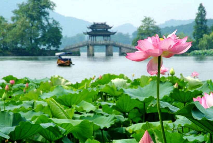 Hangzhou Private One Day Trip from Shanghai by Bullet Train - West Lake gives Hangzhou its postcard setting