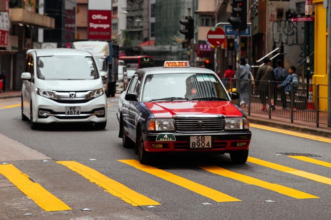Highlights & Hidden Gems With Locals: Best of Hong Kong Private Tour - What the private format is really worth