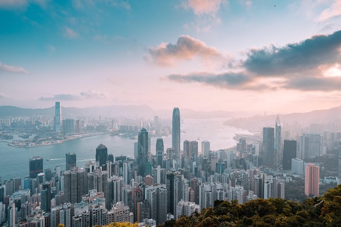 Hong Kong Insta-worthy Tour: Private & Custom with Local Guide - Signal Hill and the first skyline frames