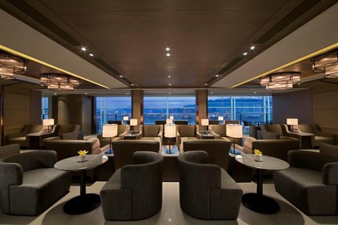 Hong Kong International Airport Plaza Premium Lounge Access - The first hour: check-in, seating, and finding your footing