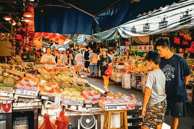 Hong Kong: Kowloon Street Market & Food Culture Walking Tour - Pat Chun and the taste of post-war Hong Kong