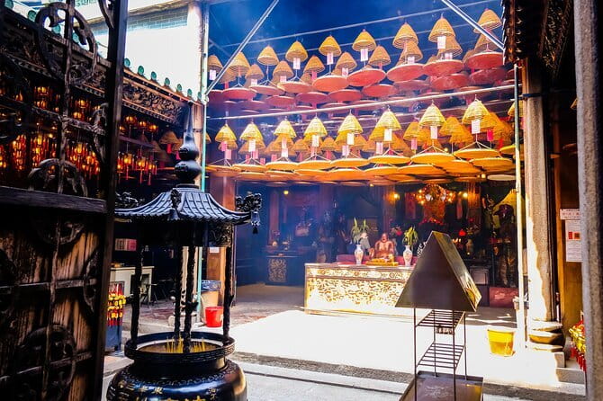 Hong Kong: Kowloon Street Market & Food Culture Walking Tour - Prince Edward to Goldfish Street