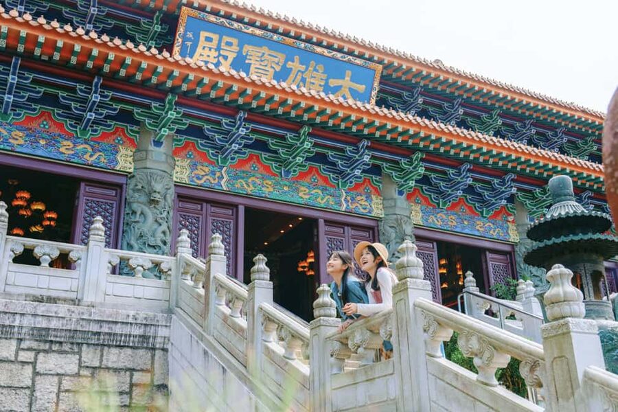 Hong Kong: Lantau Private Coach, Tai O & Big Buddha Tour - Po Lin Monastery, the quiet center of the visit