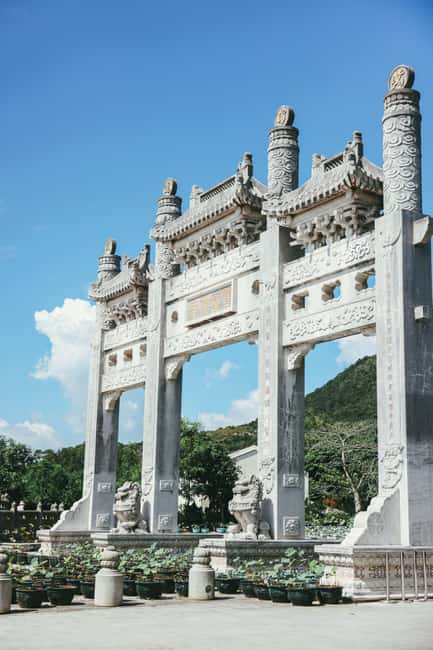 Hong Kong: Lantau Private Coach, Tai O & Big Buddha Tour - The optional Ngong Ping 360 cable car return