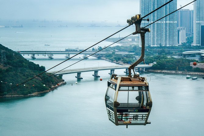 Hong Kong Layover Tour Private & Personalized with Local Guide - Choosing a local meal instead of airport food