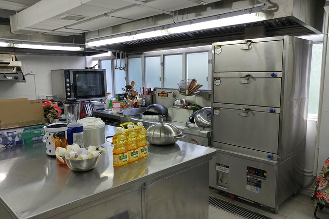 Hong Kong Market Walking Tour & Chinese Cooking Class - Key points to know before you book