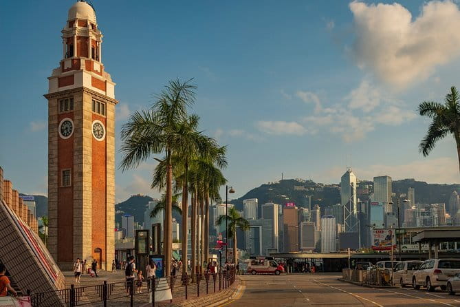Hong Kong Photography Masterclass - Private Photography Lesson - Tsim Sha Tsui Promenade and the harbour skyline