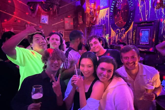 Hong Kong Pub Crawl at Lan Kwai Fong (LKF) - The photographer is a useful extra