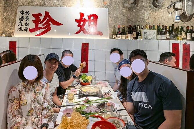 Hong Kong Pub Crawl at Lan Kwai Fong (LKF) - Group size, atmosphere, and age range