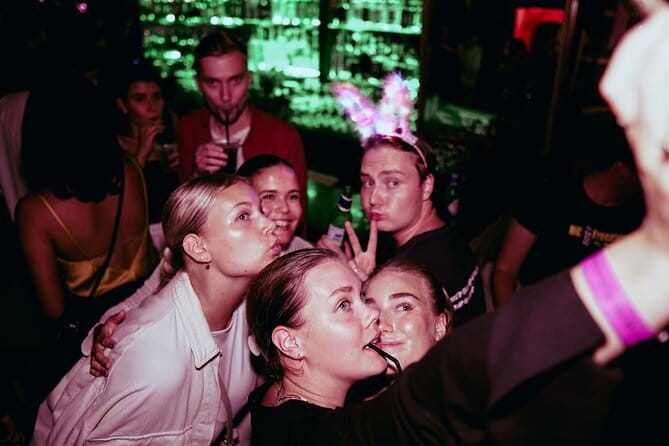 Hong Kong Pub Crawl at Lan Kwai Fong (LKF) - Practical advice for a smoother night