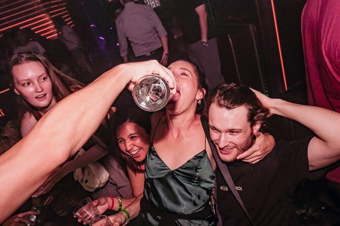 Hong Kong Pub Crawl at Lan Kwai Fong (LKF) - The bar-to-bar route through Central