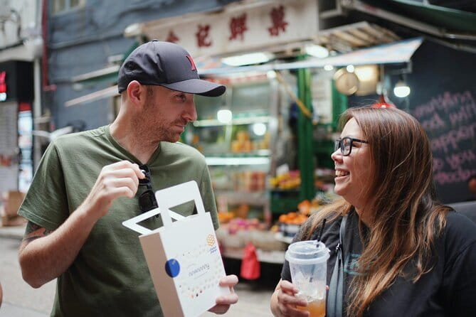Hong Kong Street Food Tour with Locals - Dim Sum, Wonton & more - Sheung Wan Market: Milk Tea and French Toast