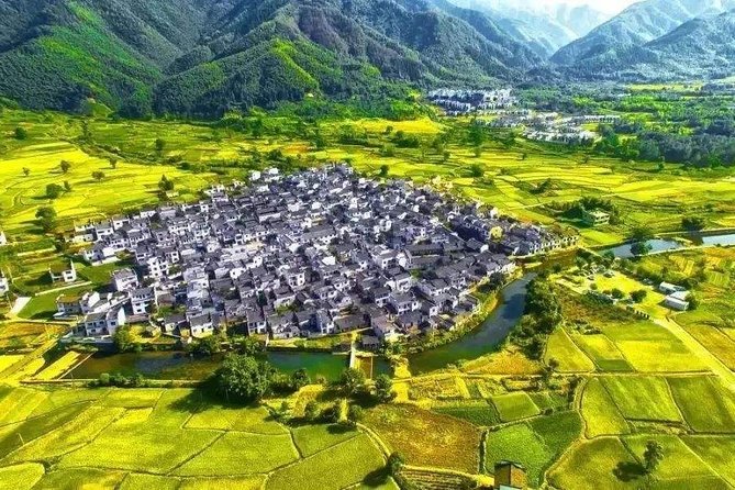 Hongcun Ancient Village Half-Day Private Tour from Huangshan - How the private format changes the experience