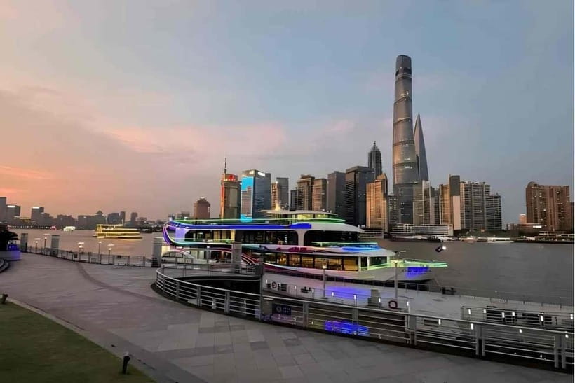 Huangpu Night Cruise: Cozy Vibe & Modern Shanghai Glow - Why Shanghai looks different from the Huangpu River