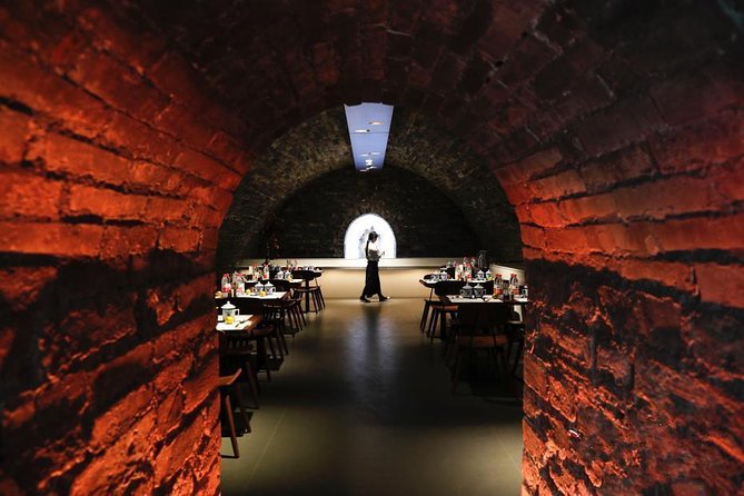 In-depth Forbidden City tour with Royal Icehouse Lunch - Entering through Meridian Gate and seeing the palace defenses