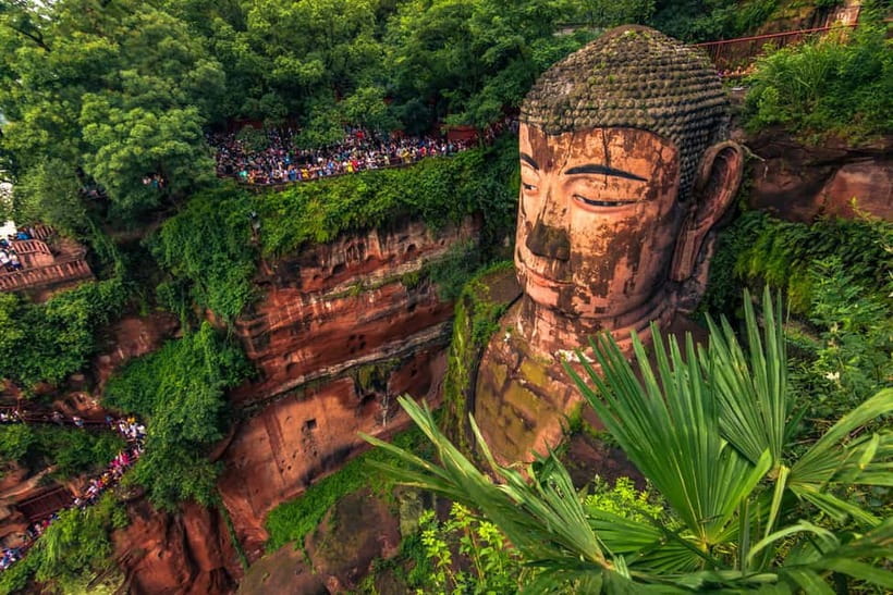 Leshan Giant Buddha & Huanglongxi/Buddha Temple Day Trip - What the guides add to the day