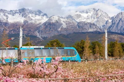 Jade Dragon Snow Mountain for Foreign Tourists