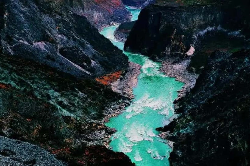 Lijiang to Shangri-La HuXiang Road Private Scenic Tour - What this private day trip is really about