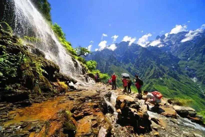 Lijiang to Shangri-La HuXiang Road Private Scenic Tour - Haba Village and the Naxi connection