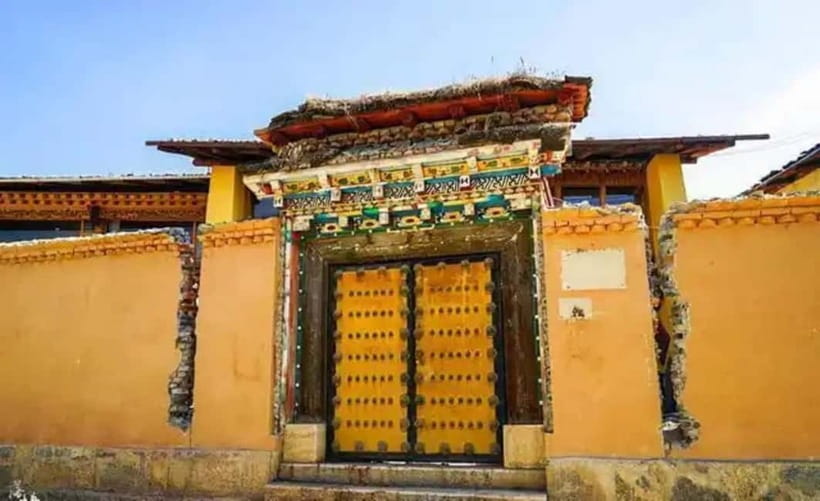 Lijiang to Shangri-La HuXiang Road Private Scenic Tour - Haba Snow Mountain and Baishui Terrace