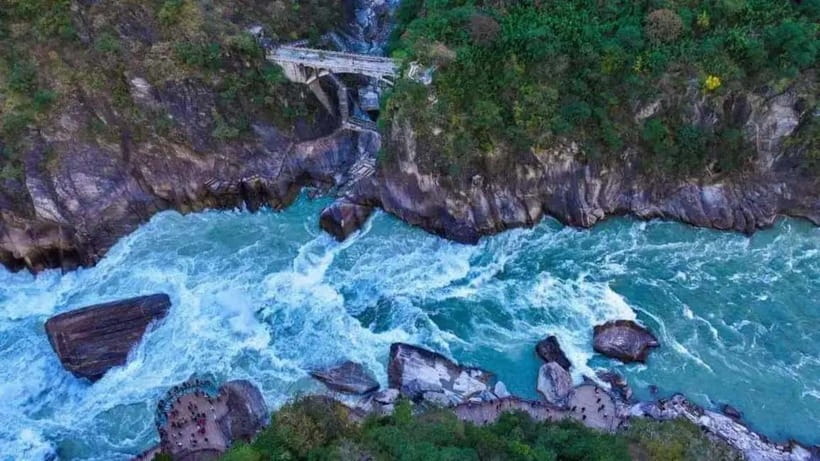 Lijiang to Shangri-La HuXiang Road Private Scenic Tour - Niru Village: an optional cultural detour