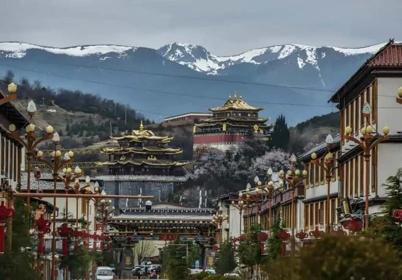 Lijiang to Shangri-La HuXiang Road Private Scenic Tour - Dukezong Ancient Town in Shangri-La