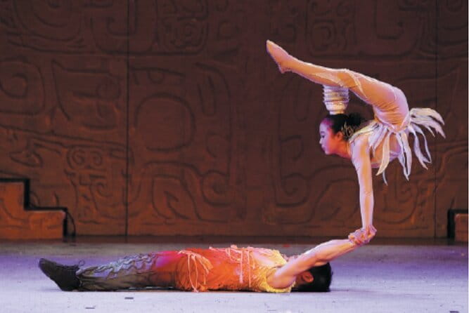 Liyuan Theatre Peking Opera Ticket - Back rows, front-row surprises, and what the seating means