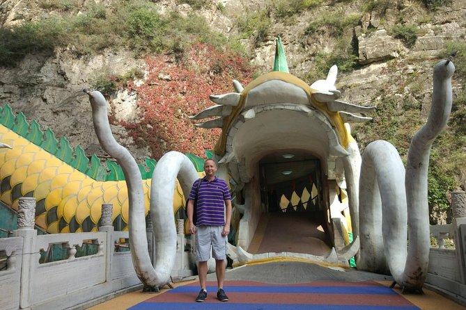 Longqingxia Gorge Cruise and Guyaju Cave Dwellings Private Day Tour - The Value of a Private Guide